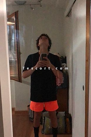 Antoine - Escort boy Annecy
