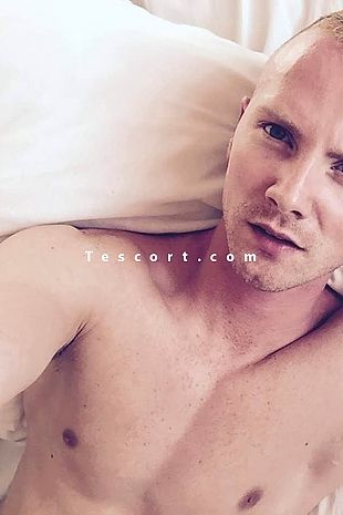 Leo - Escort boy Paris