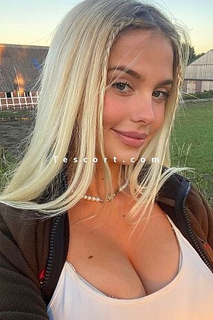 BENAI - Escort girl Paris