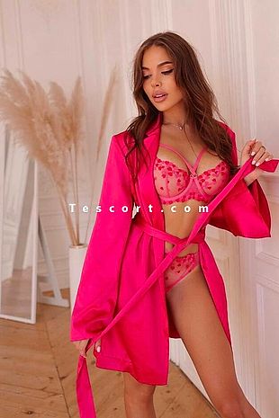 Karina - Escort girl Paris