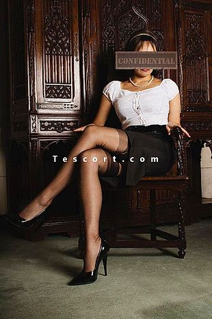 Ariane Fetich - Escort girl Paris