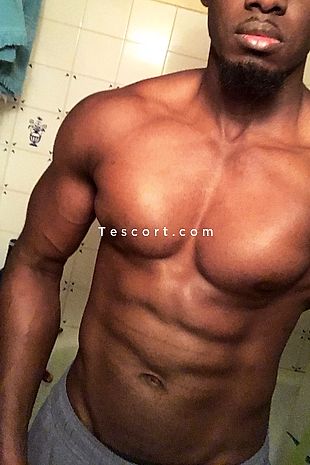 Maxime Courtois - Escort boy Aix-En-Provence