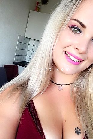 Emeline - Escort girl Montpellier