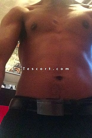 Titoune - Escort boy Versailles