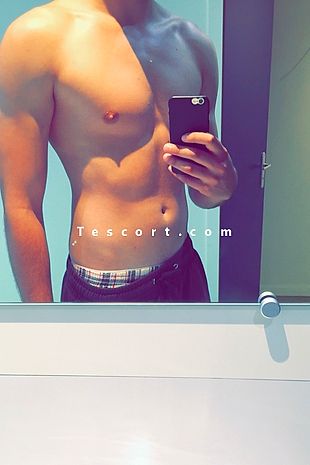Enzo - Escort boy Grenoble