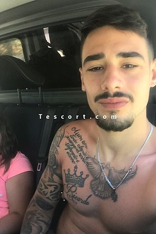 Artur - Escort boy Chateauroux