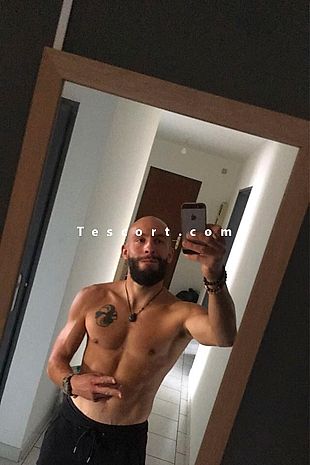 Geronimo - Escort boy Paris