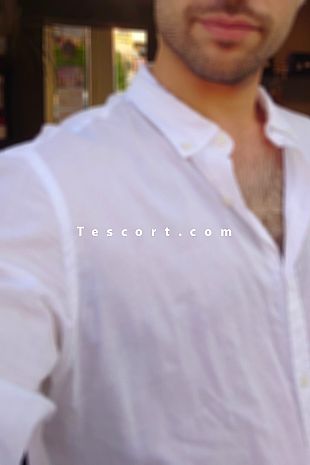 Entre mes mains - Escort boy Agde