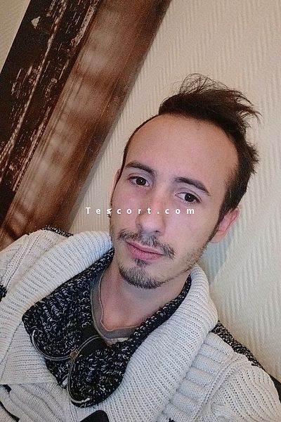 Escort Boy Angelosimone En Clermont Ferrand Tescort