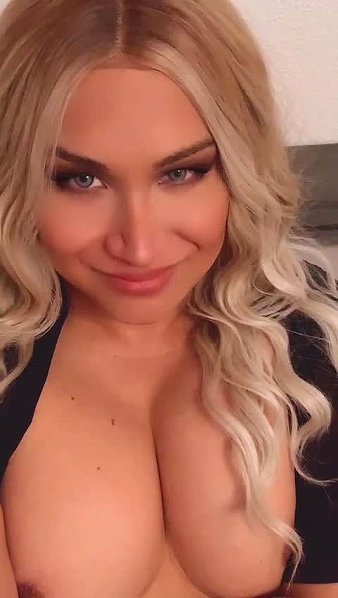 CarolineTs Vidéo Arrière-plan