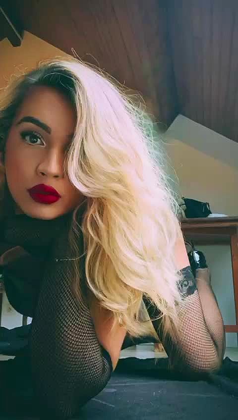 Amanda Video Background