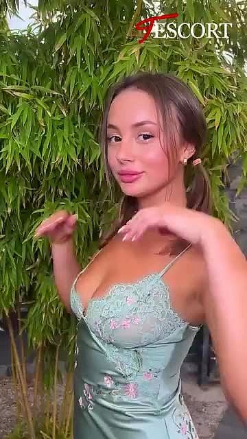 LAIAINE Video Background