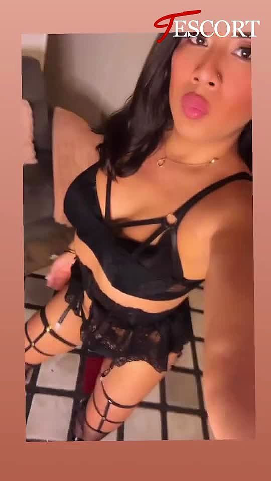 Fernanda Video Background