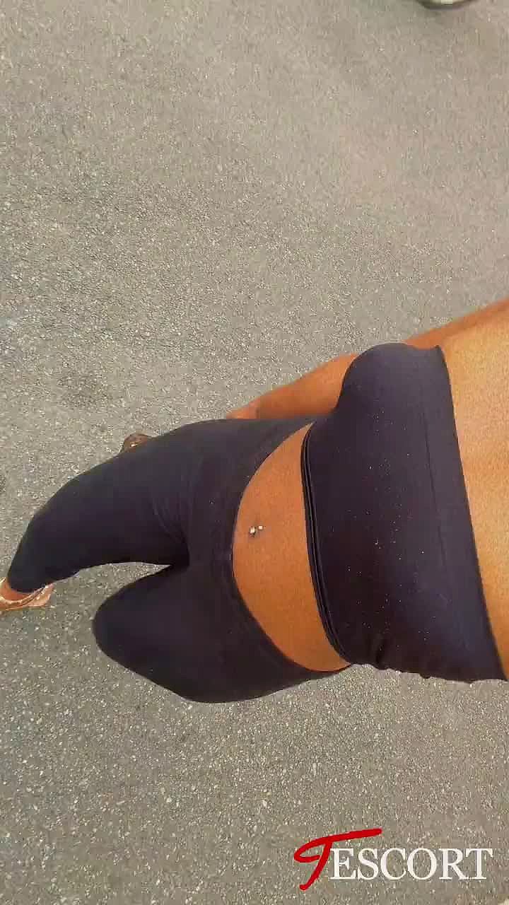 MyaParis Vidéo Arrière-plan