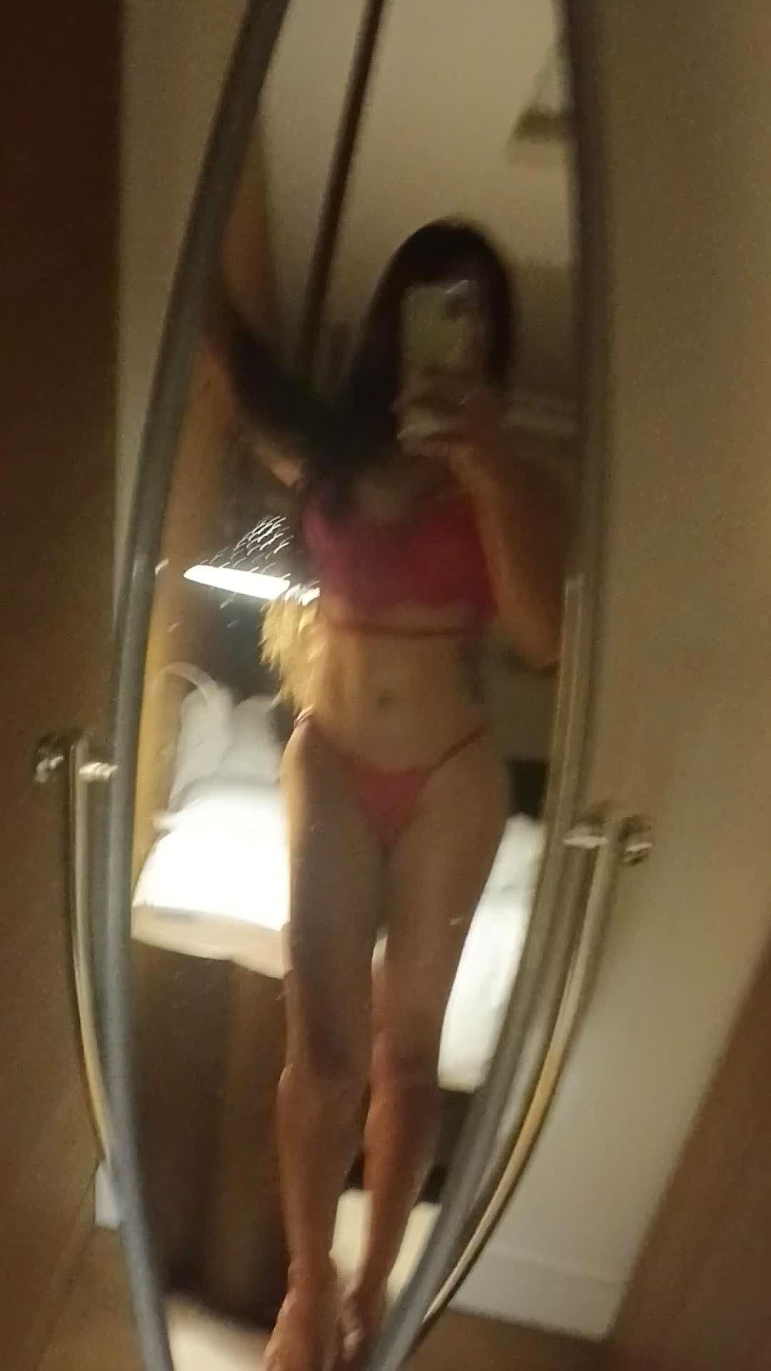 Isabella Video Background