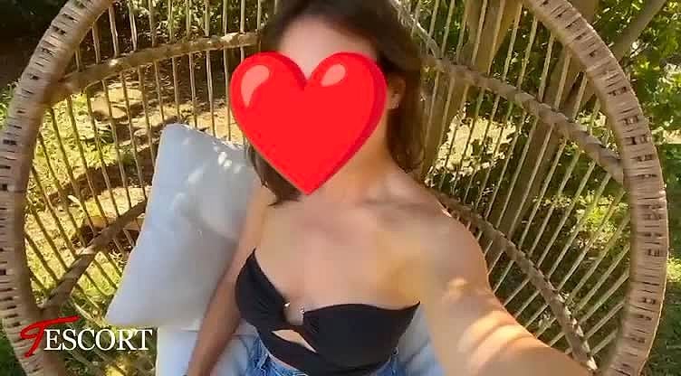 Lola Paris Video Background