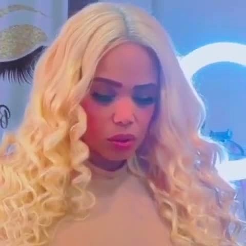 Lilian Video Background