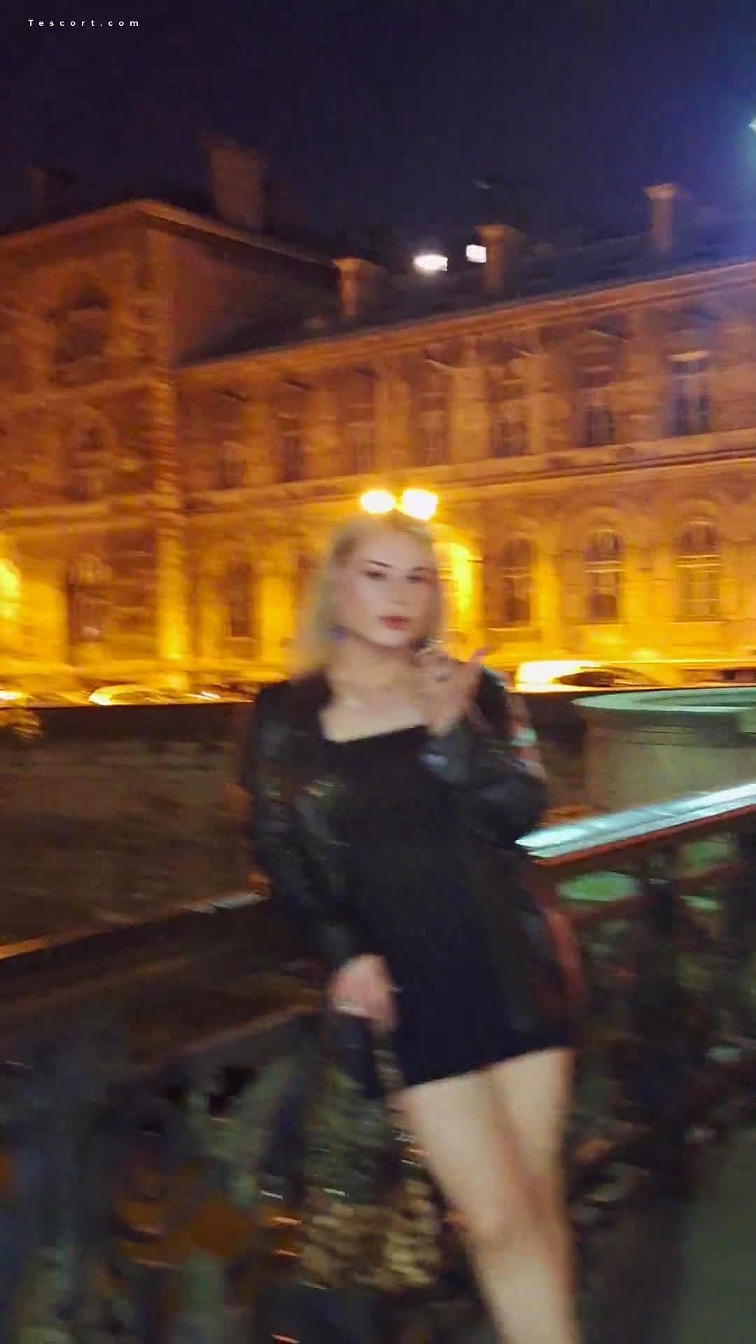 Samantha Video Background