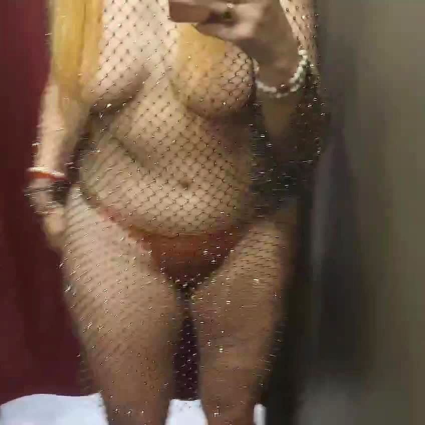Lizette Video Background