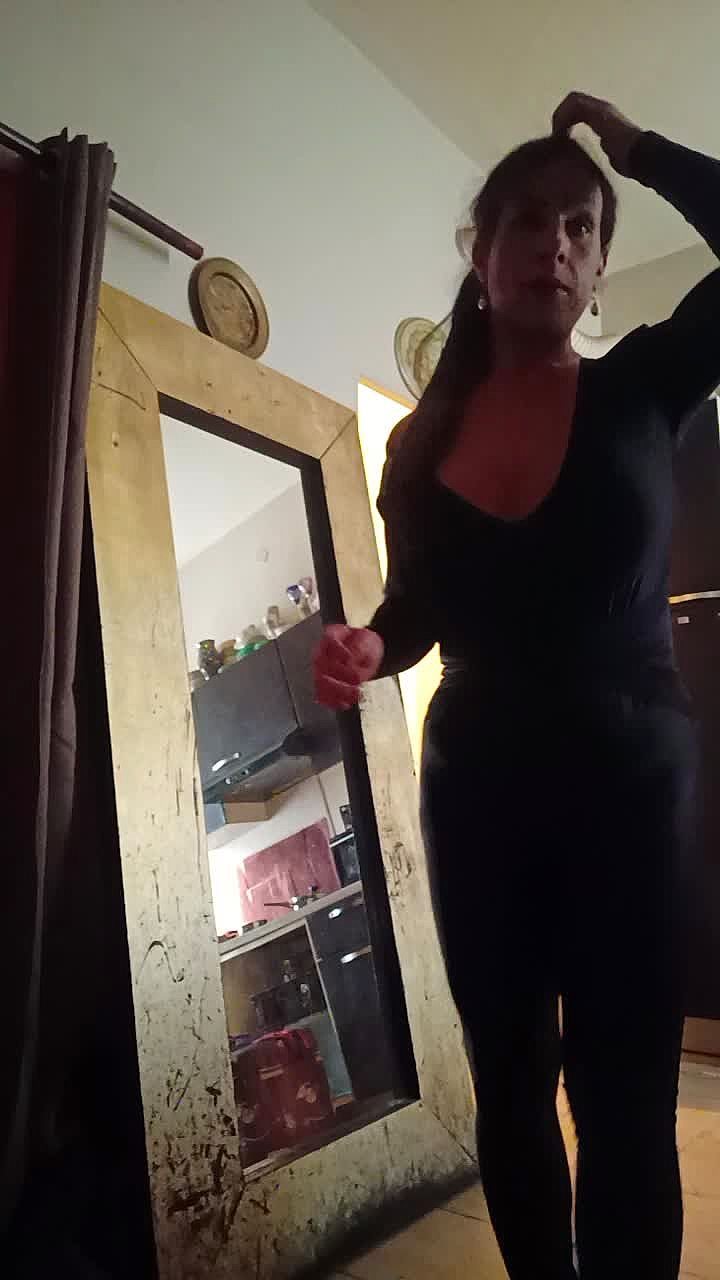 Hanane Video Background