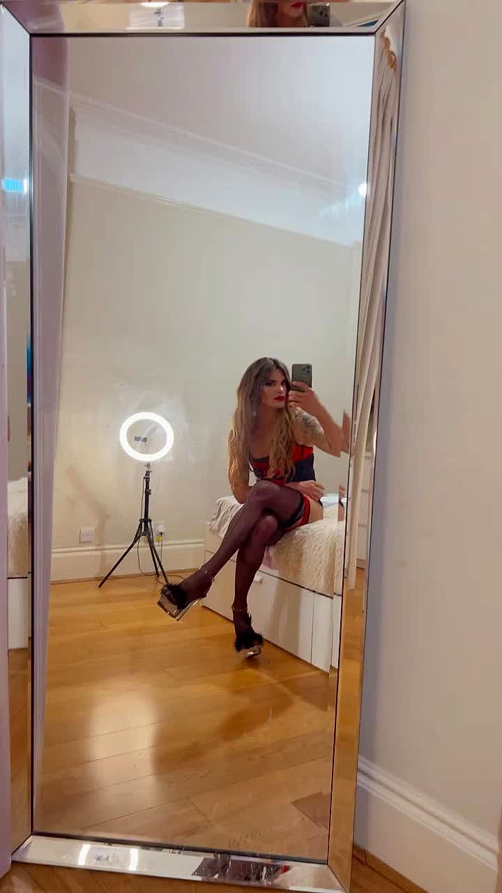 Aryane Video Background