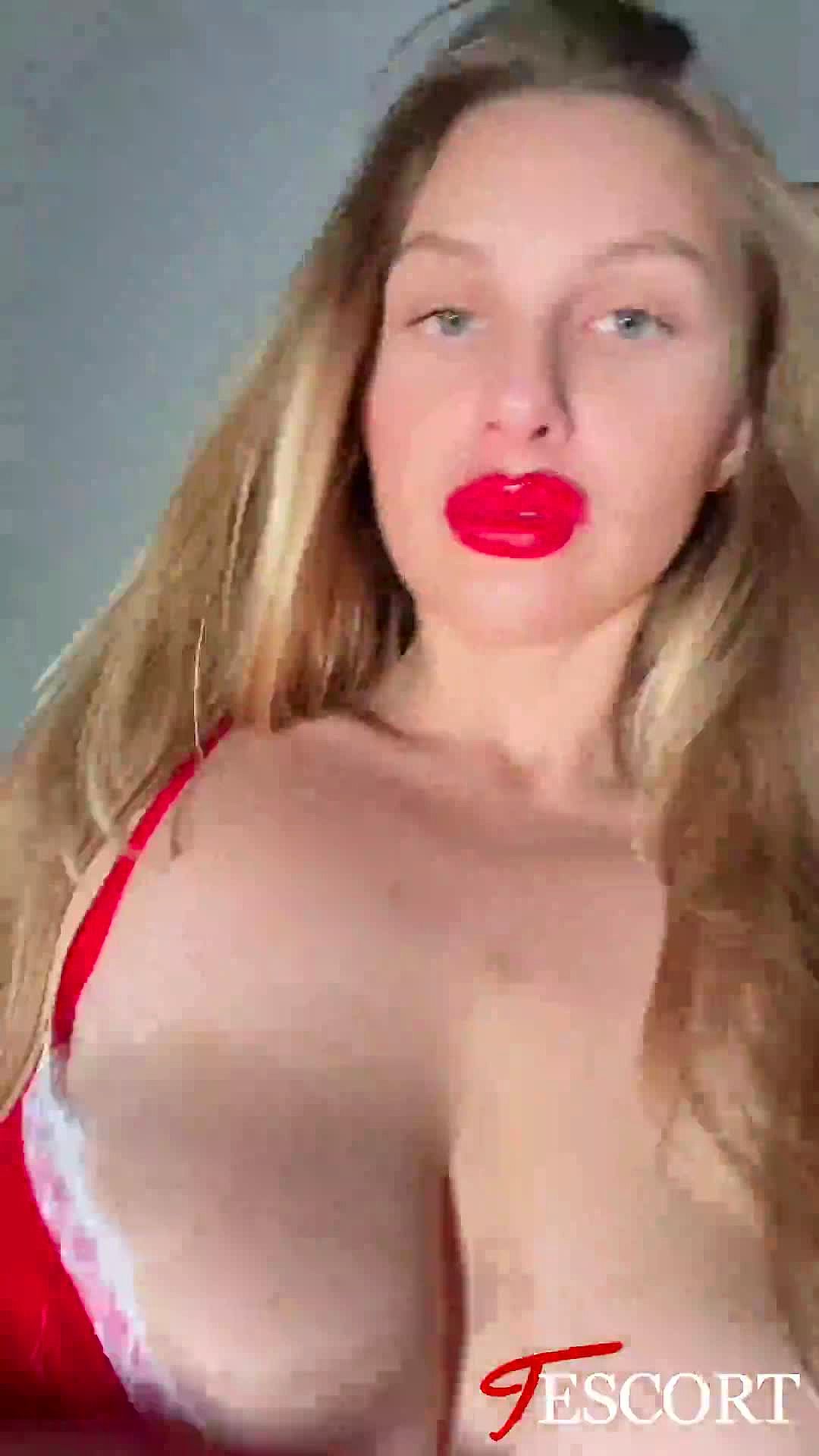 Elisa blonde Video Background