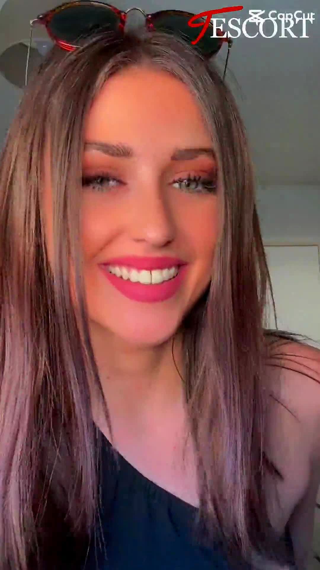🏝Ella-TOULOUSE🏝 Video Background