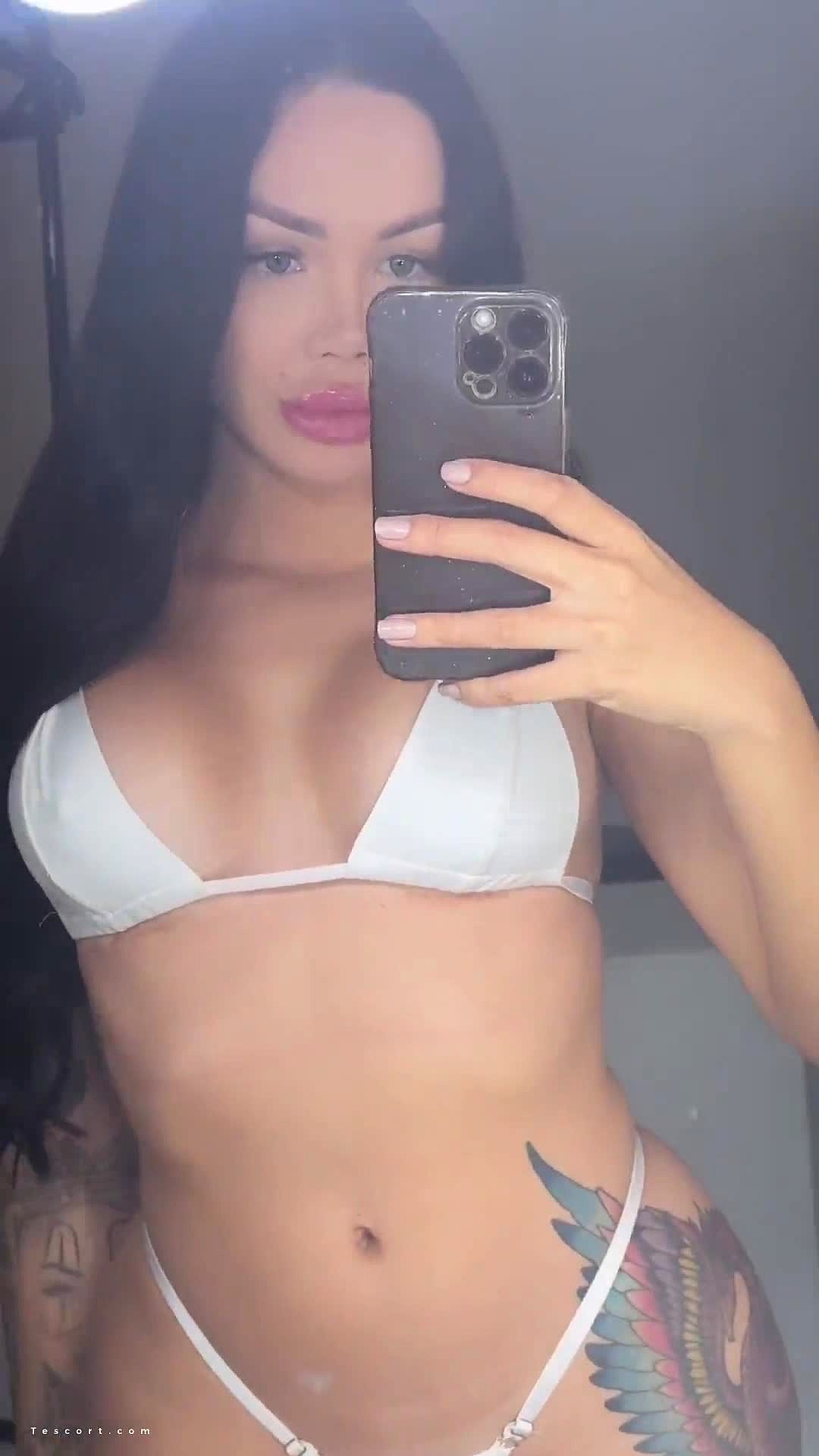 Rubi Rose Video Background