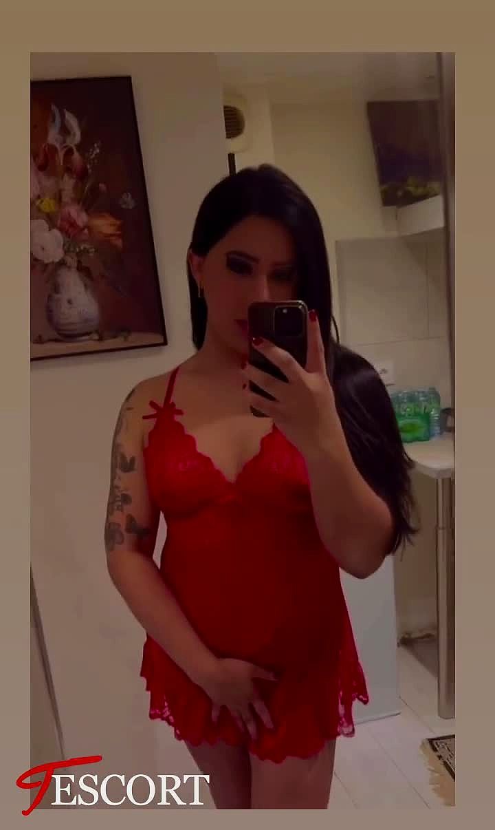 MELLINA Trans Video Background