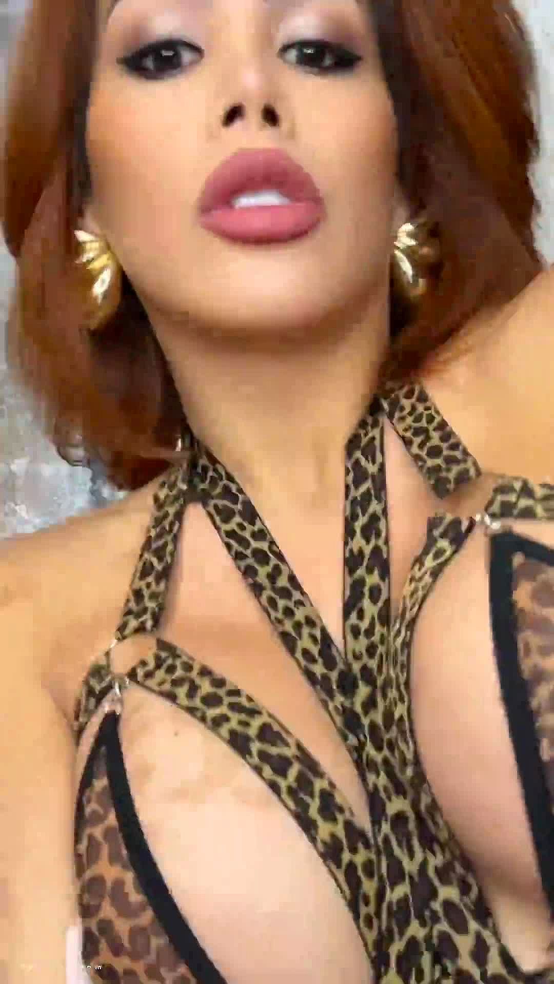 Chloe Vergara Video Background