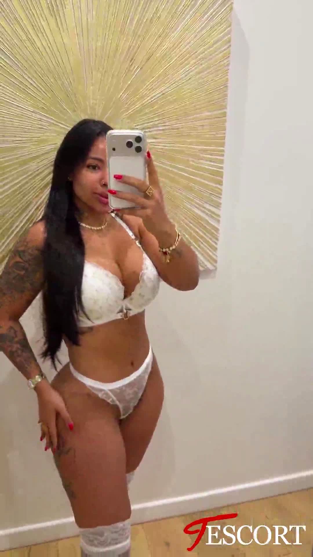 Karolina Video Background