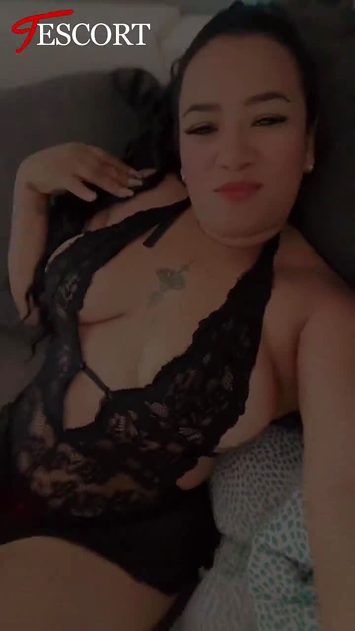 Daniela Video Background