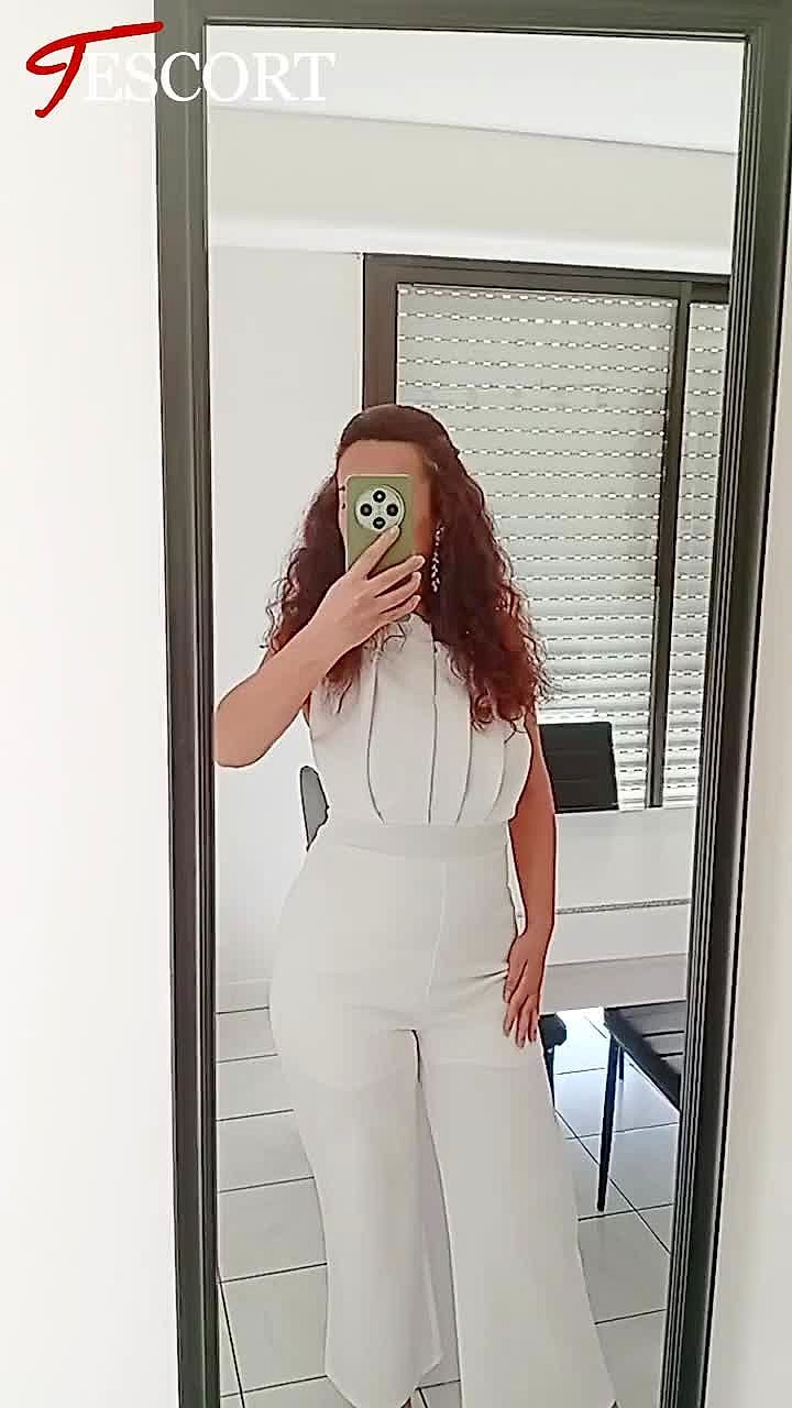 Escorte Francaise Vidéo Arrière-plan