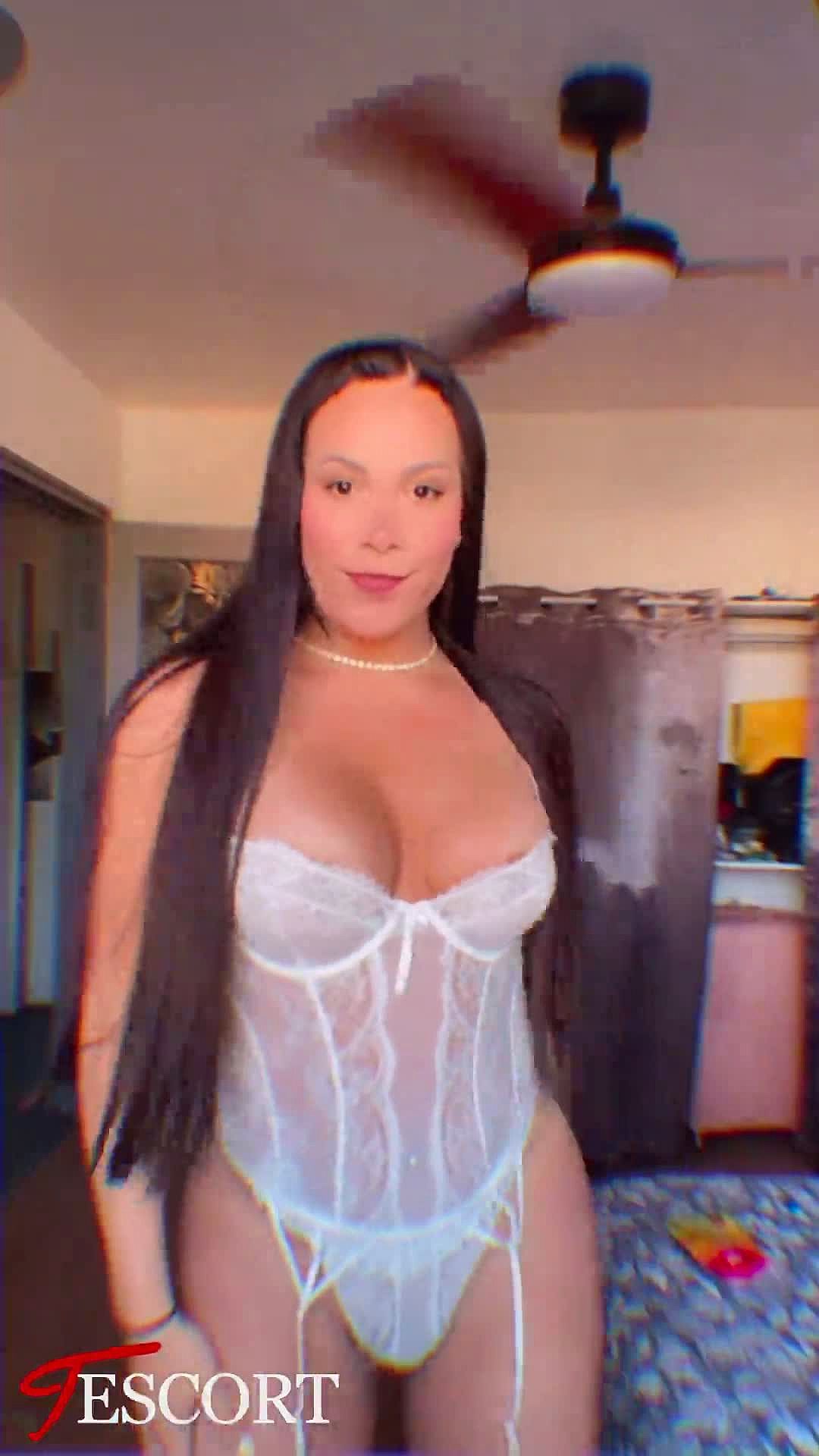 Fernanda sallimeny 21cm Video Background