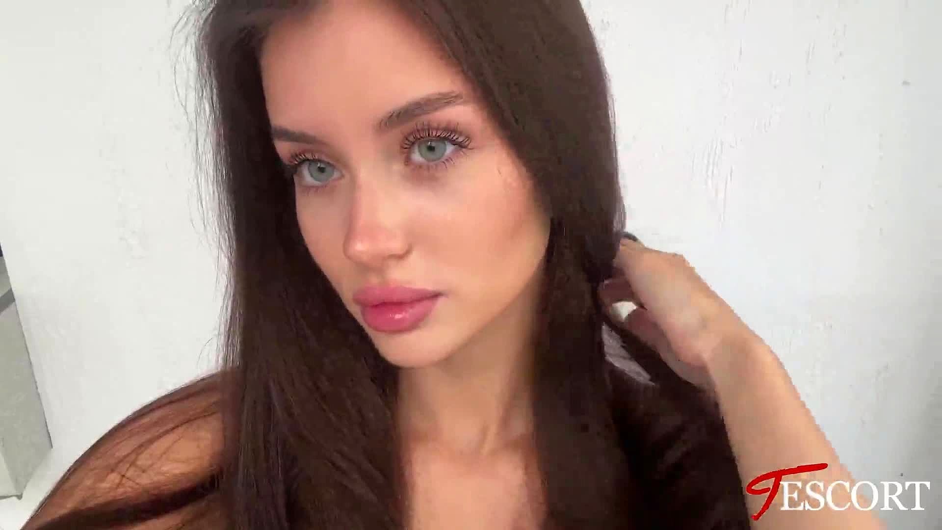 Luisa  16eme Vidéo Arrière-plan