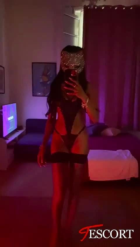Yenniifer-Tornade _GFE Video Background