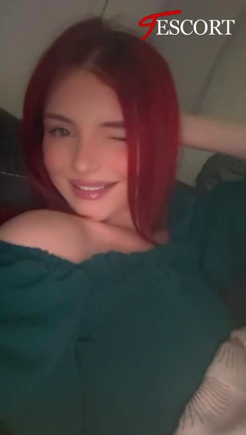 Dalila Video Background