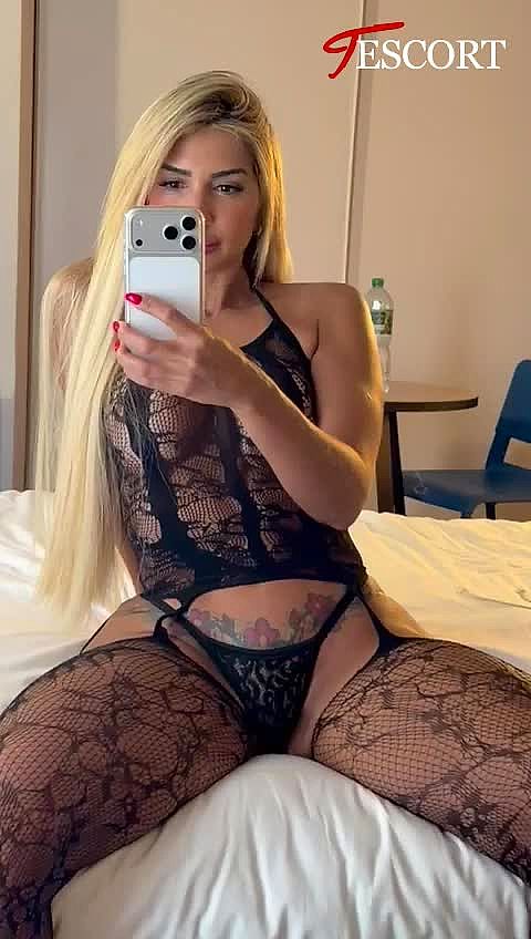 Danielle Video Background