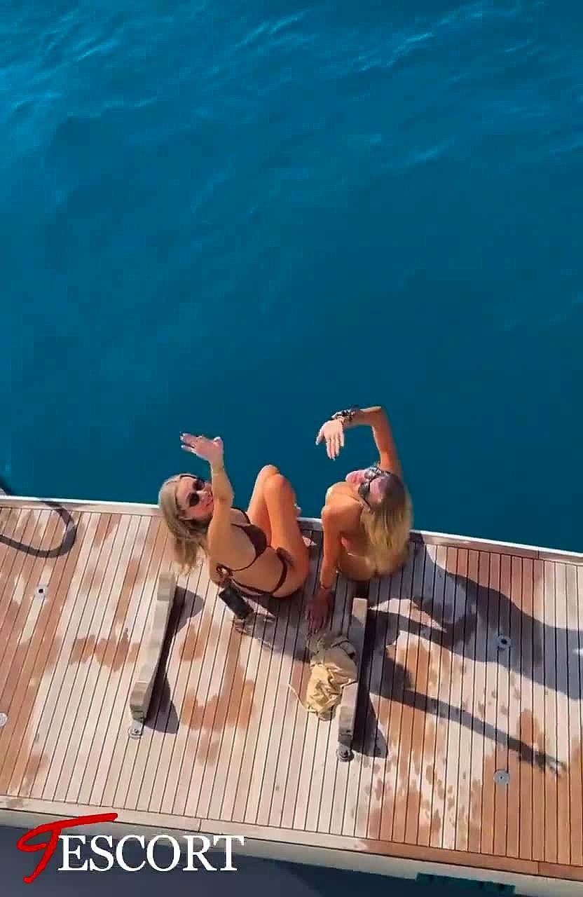 LUCY DUO LARA Video Background