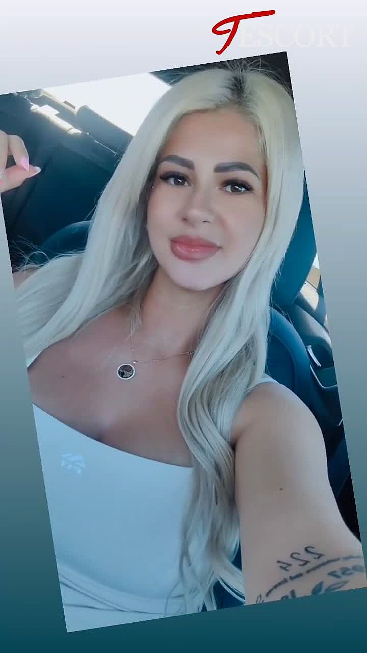 Ania_24 Video Background