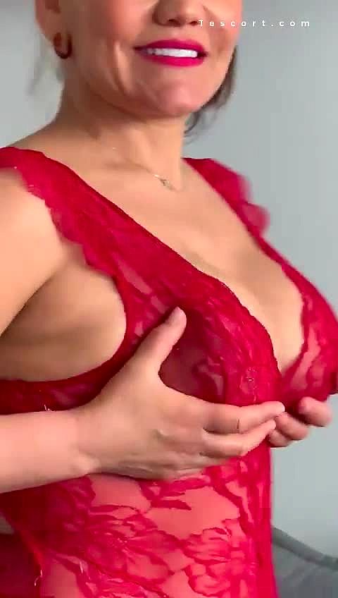 Julia fontaine 40 ans Video Background