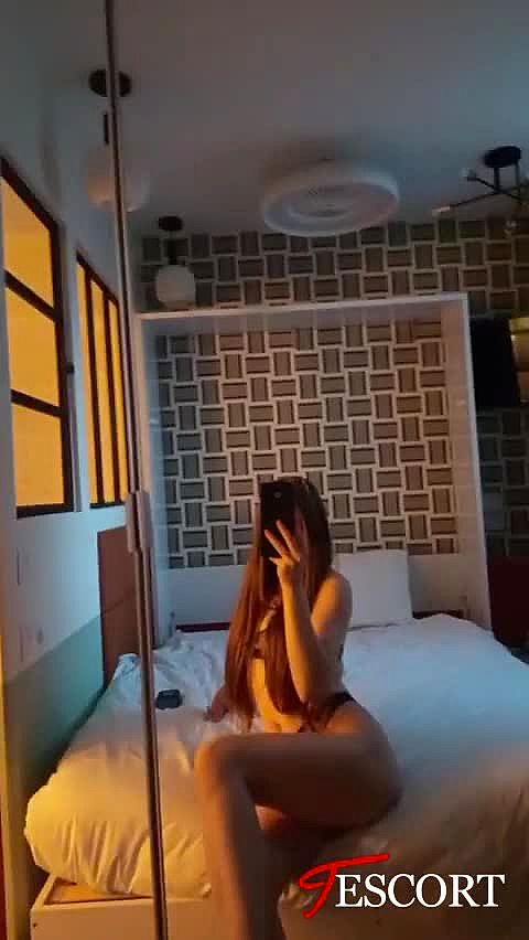 Kyelani Video Background