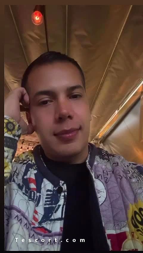 Camilo moncler Video Background