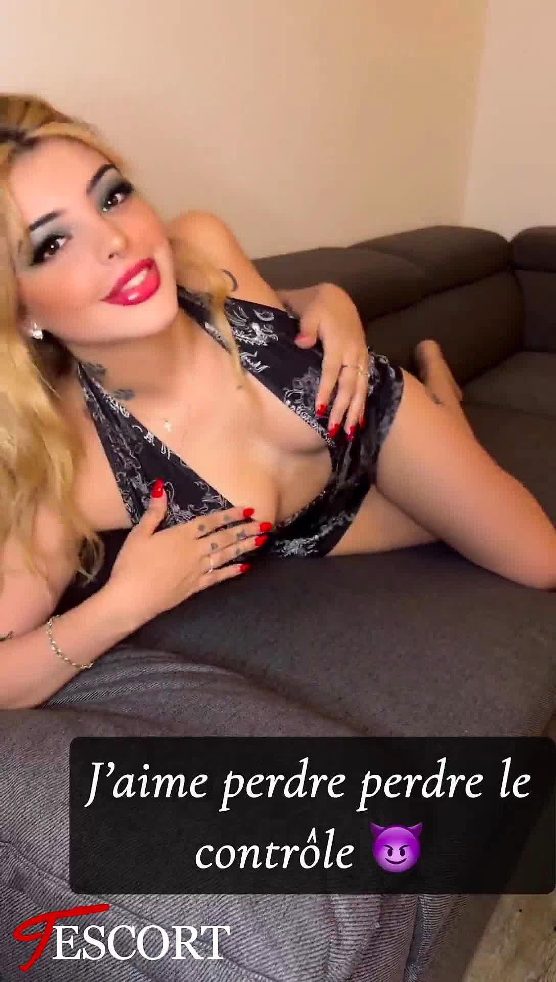 Naomie Miou Vidéo Arrière-plan