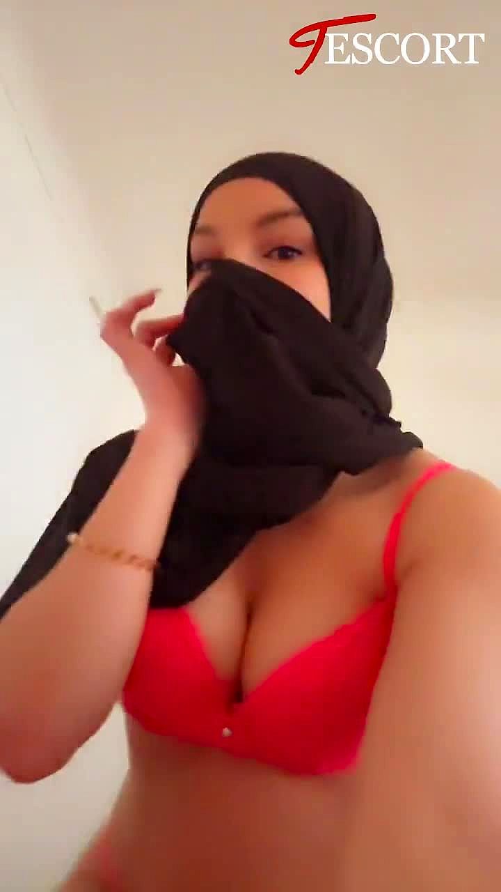 Leila Khalifa Video Background
