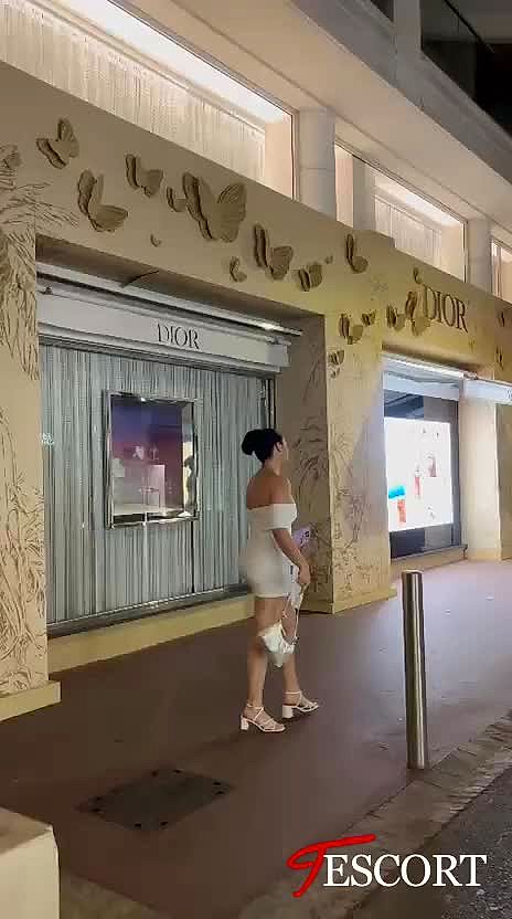 DENITSA Vidéo Arrière-plan