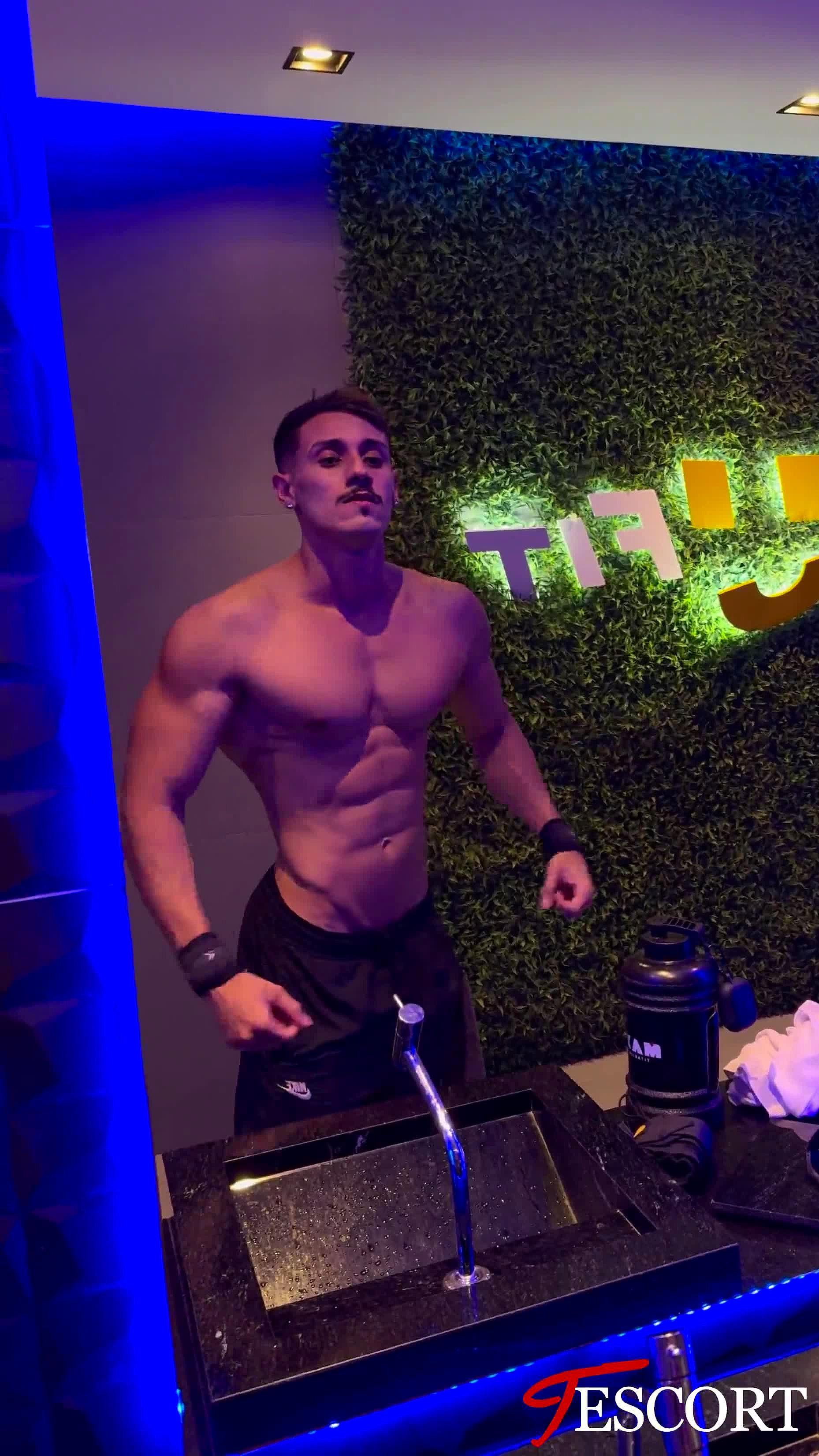 FILIPPO NEPOTE Video Background