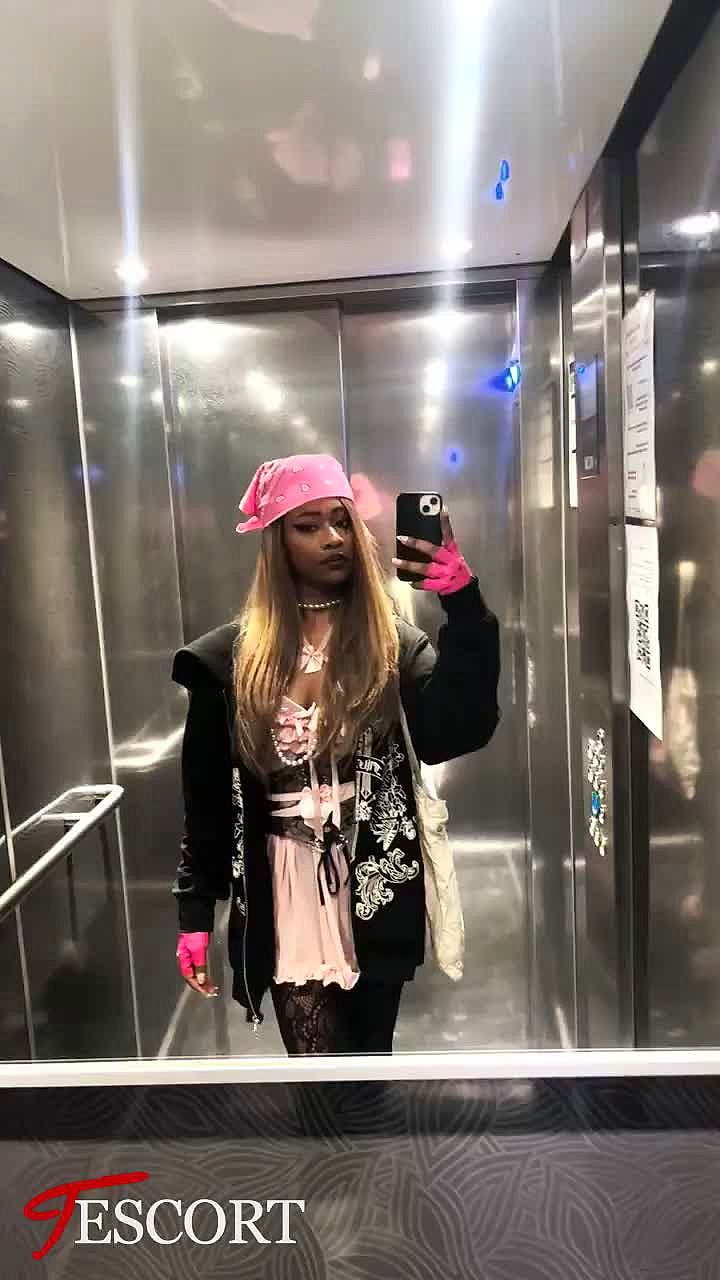 Lova Video Background