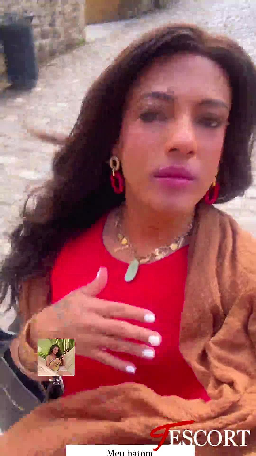 ANITTA Vidéo Arrière-plan