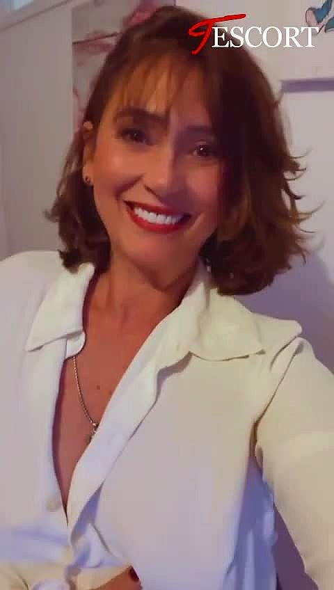 KarenMoraes Video Background